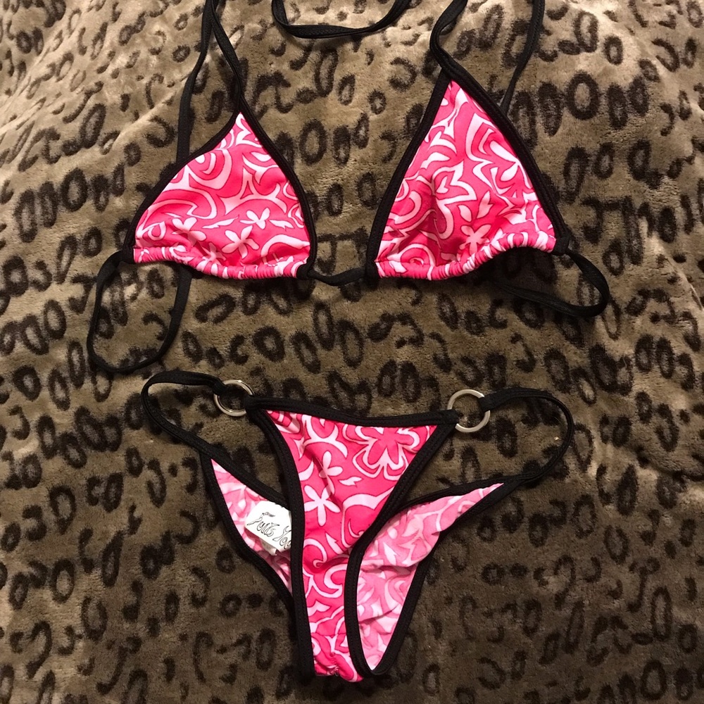 Micro Scrunch Bum Bikini in Pink and Black